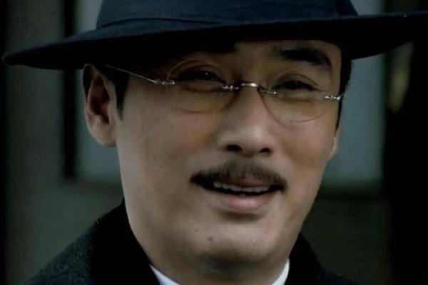 右眉长白毛，你的命运密码正在被解锁
