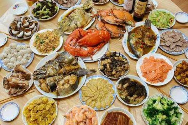 春节：团圆聚会，品味传统习俗