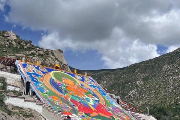 雪顿节：盛宴与祈福，藏族习俗的魅力