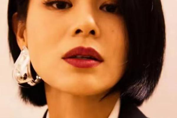 胡杏儿八字揭秘：命运背后的颠覆性误区