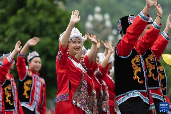 苗族花山节：花开四季，探访苗族传统文化与习俗