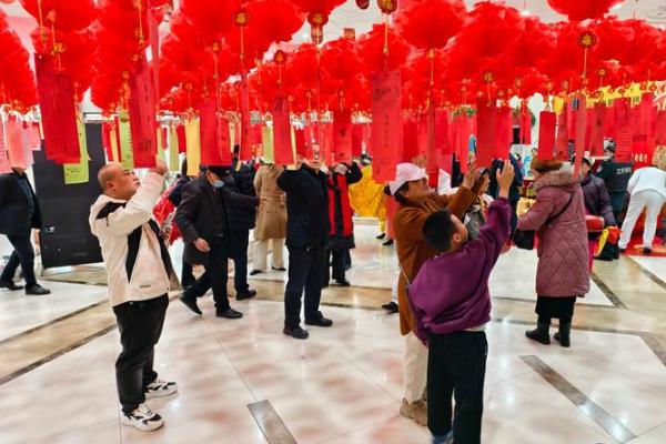 元宵节：灯谜舞龙，传承传统节日文化
